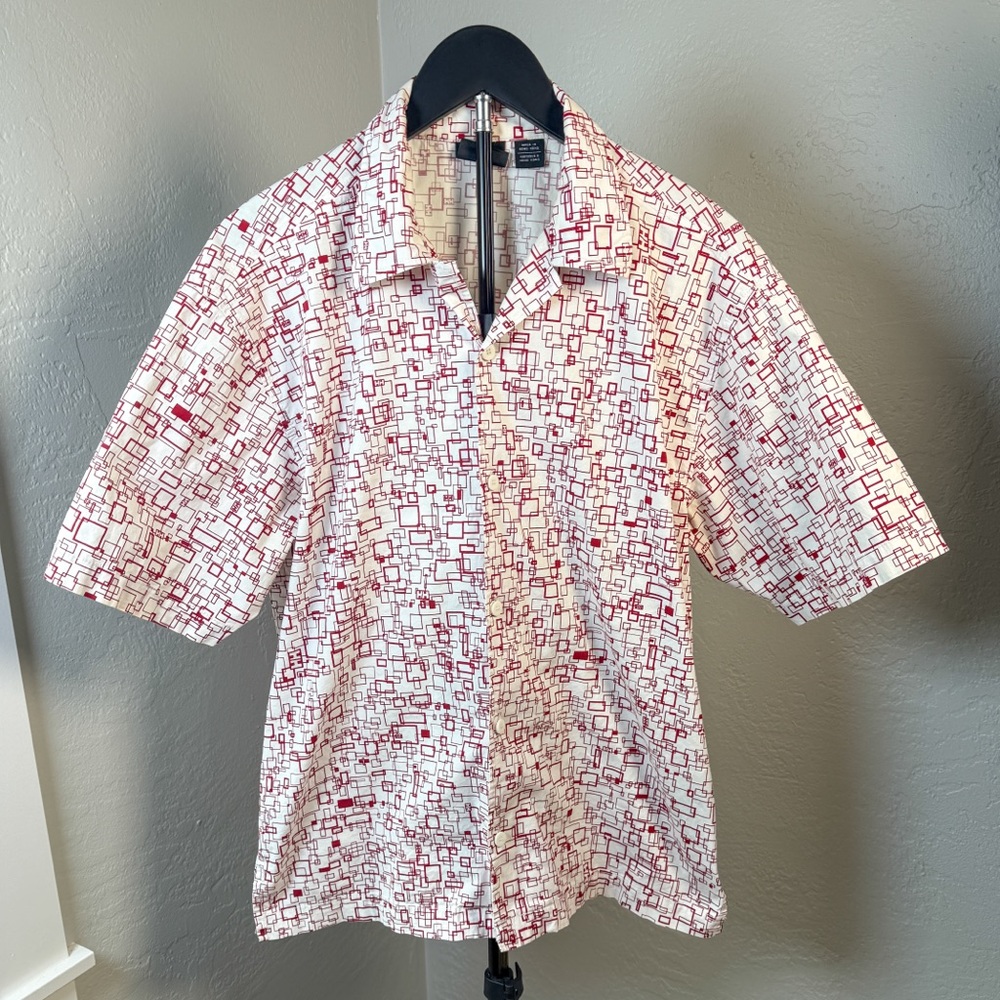 Helly Hansen Red White Geometric Print Button Up Short Sleeve Shirt Men’s Size M
